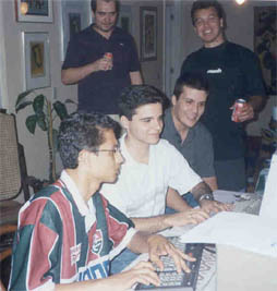 Rafael, Leo e Girino. Raphael e Freddy ao fundo