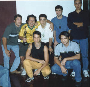 Marinho, Freddy, Leo, Bernardo e Rodrigo. Sandro e Junior